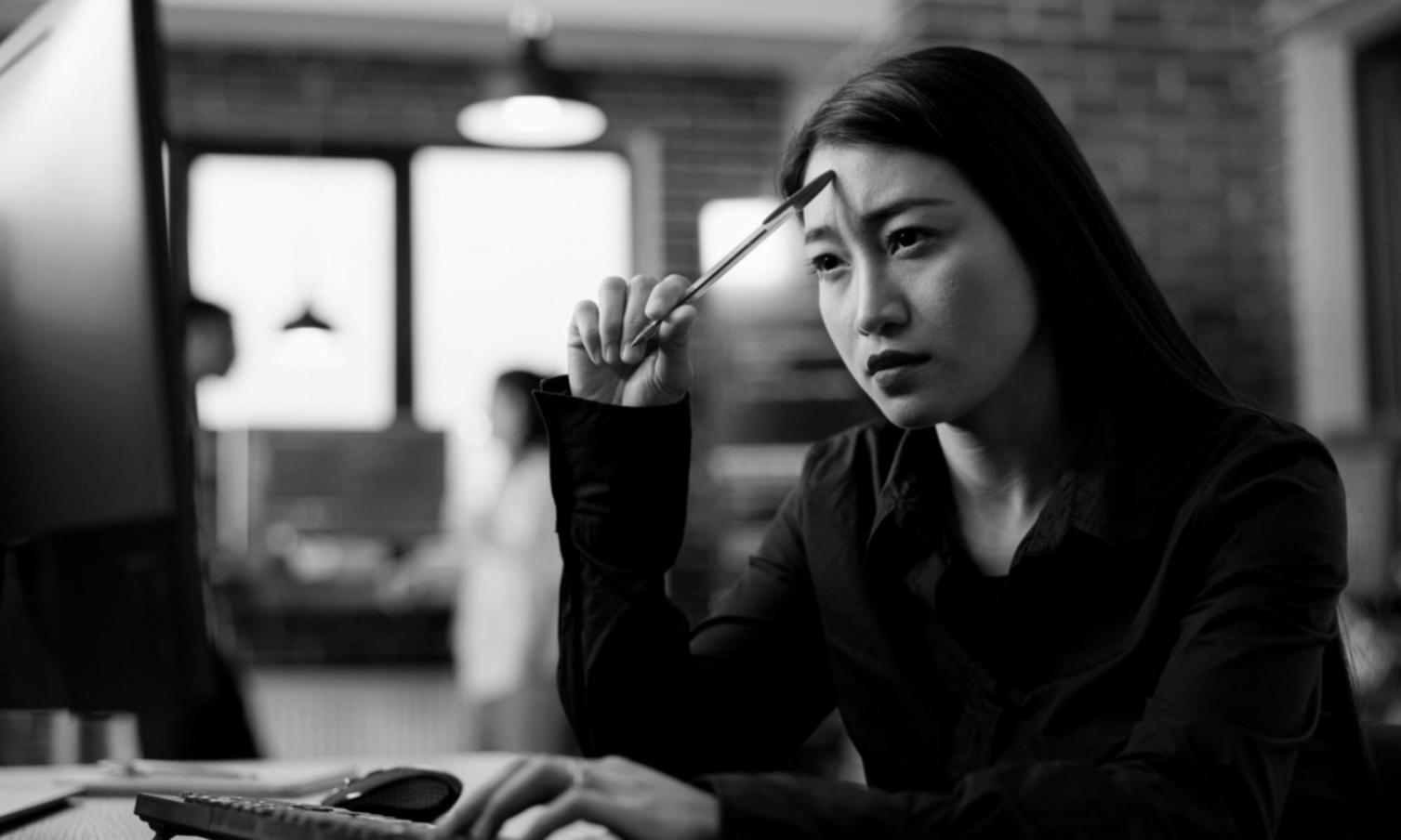 Technical analysis session with mobile development architecture diagrams